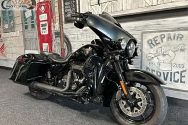 Harley-Davidson Street Glide (2018) thumbnail 3