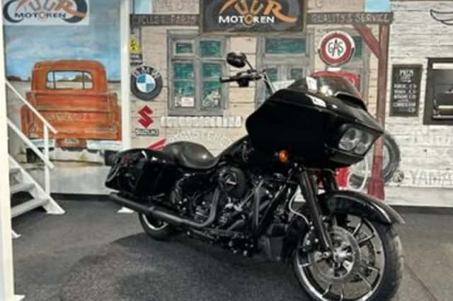 Harley-Davidson Road Glide (2023) thumbnail 3