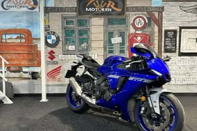 Yamaha YZF 1000 R (2020) thumbnail 3