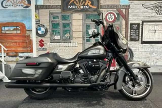 Harley-Davidson Street Glide (2016) thumbnail 1