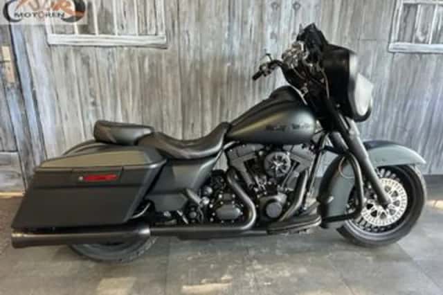 Harley-Davidson Street Glide (2011) thumbnail 1
