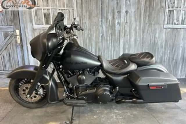Harley-Davidson Street Glide (2011) thumbnail 2