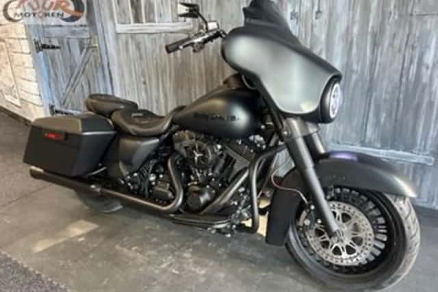 Harley-Davidson Street Glide (2011) thumbnail 3