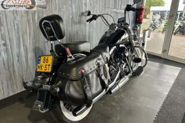 Harley-Davidson Heritage Softail Classic (2016) thumbnail 4