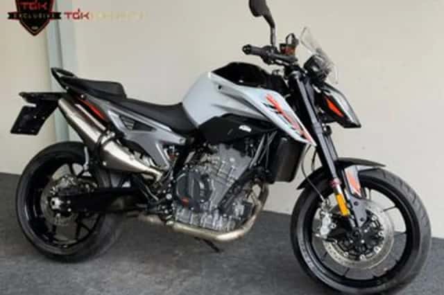 KTM 790 Duke (2024) thumbnail 1
