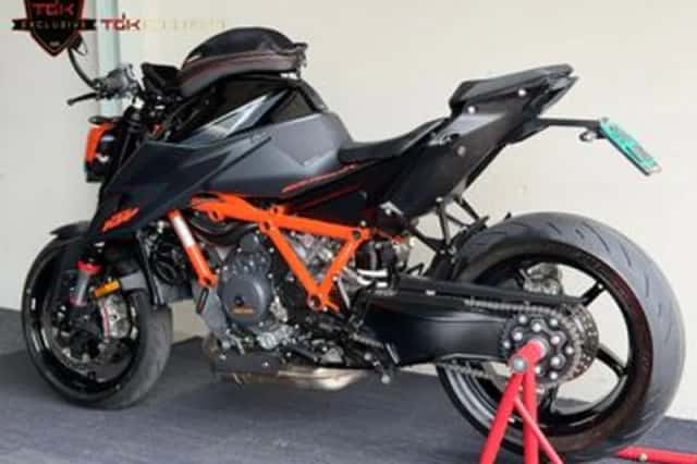 KTM 1290 Super Duke (2022) thumbnail 4