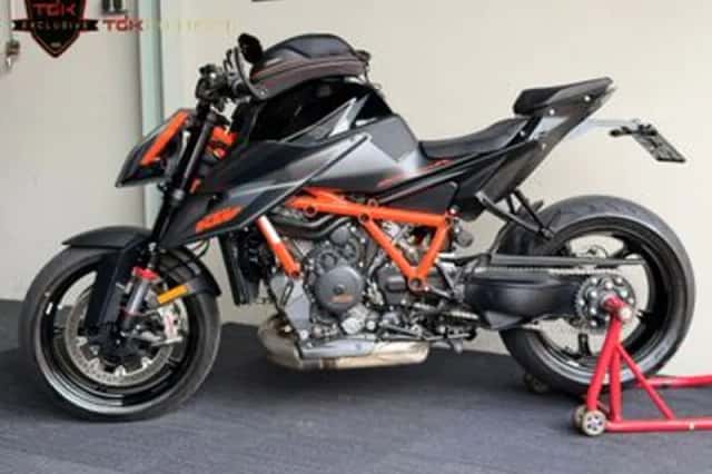 KTM 1290 Super Duke (2022) thumbnail 5