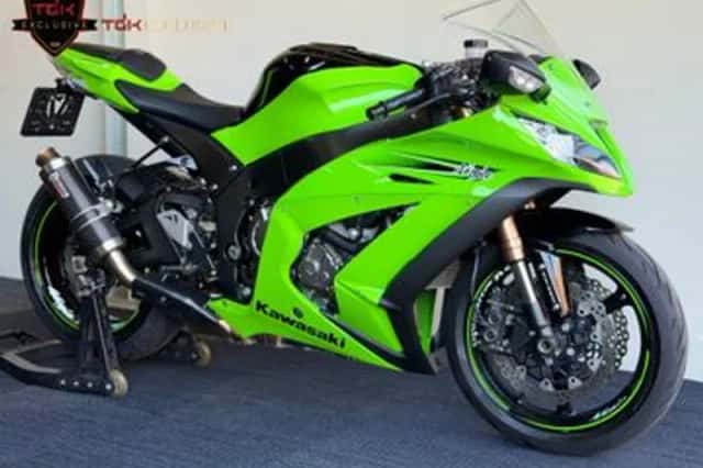Kawasaki ZX-10R (2011) thumbnail 1