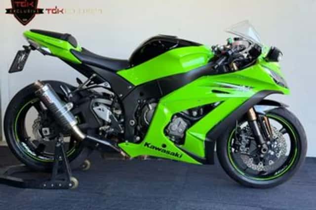 Kawasaki ZX-10R (2011) thumbnail 2