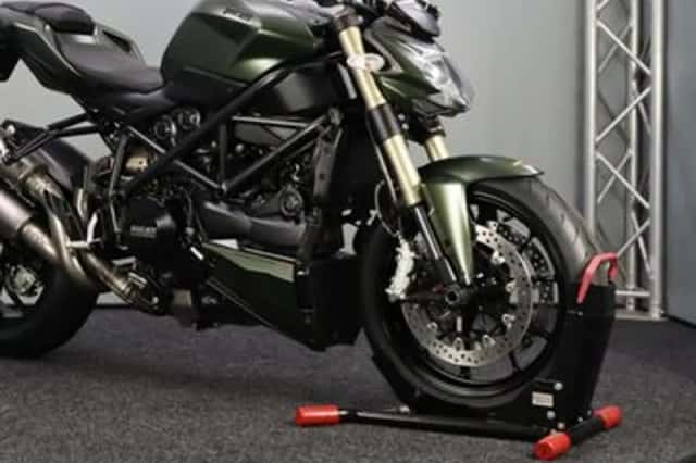 Ducati Streetfighter 848 (2013) thumbnail 4