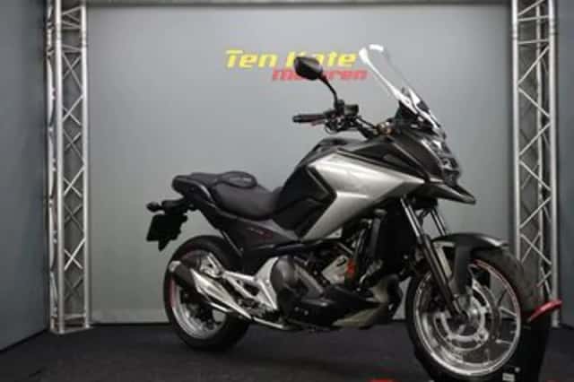 Honda NC750X (2017) thumbnail 2