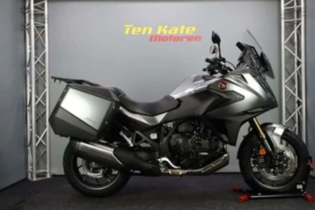 Honda NT 1100 Electronic Suspension (2026) thumbnail 1