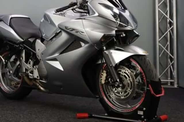 Honda VFR 800 Vtec (2006) thumbnail 3
