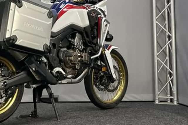 Honda CRF 1000 L Africa Twin (2019) thumbnail 2