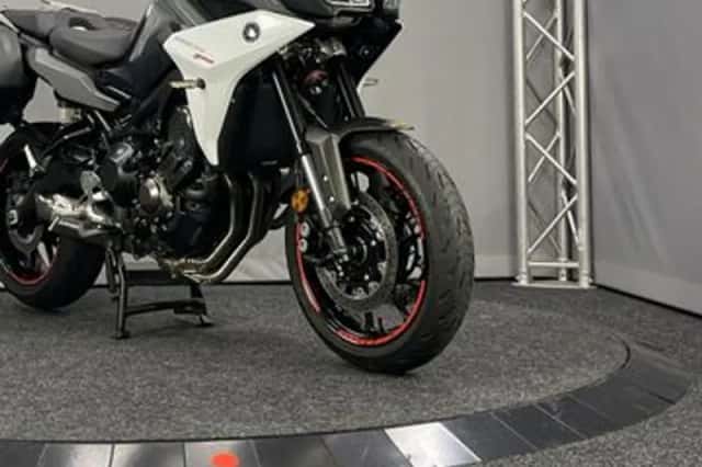 Yamaha Tracer 900 (2018) thumbnail 4