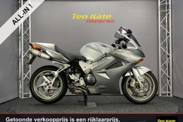 Honda VFR 800F V TEC (2005) thumbnail 1