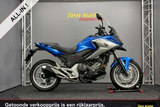Honda NC750X (2017) thumbnail 1