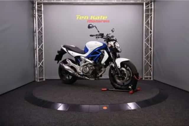 Suzuki SFV 650 Gladius (2009) thumbnail 2