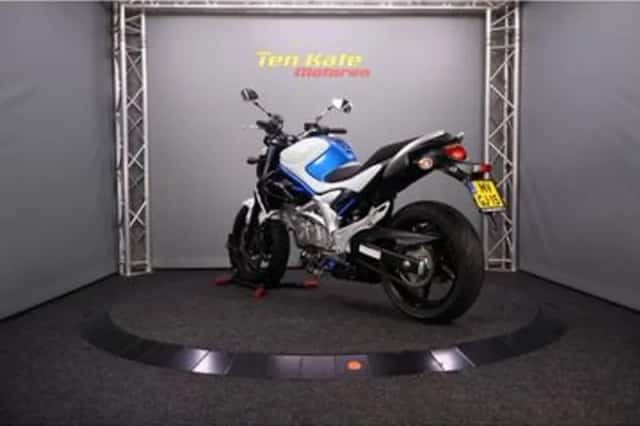 Suzuki SFV 650 Gladius (2009) thumbnail 6