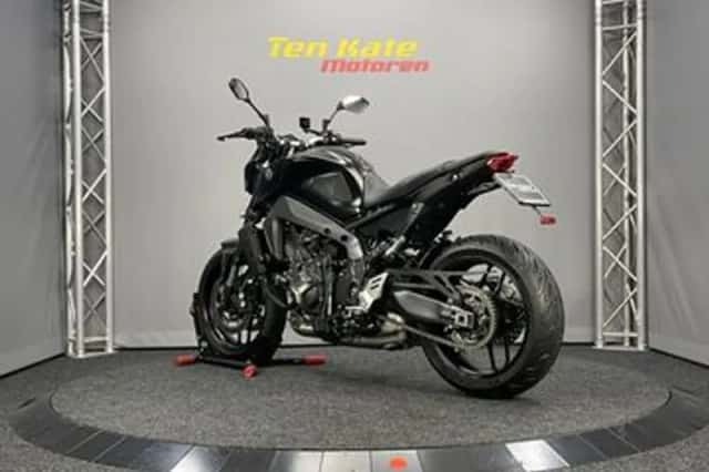 Yamaha MT-09 (2021) thumbnail 6