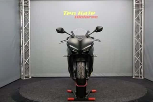 Honda CBR650R (2026) thumbnail 3