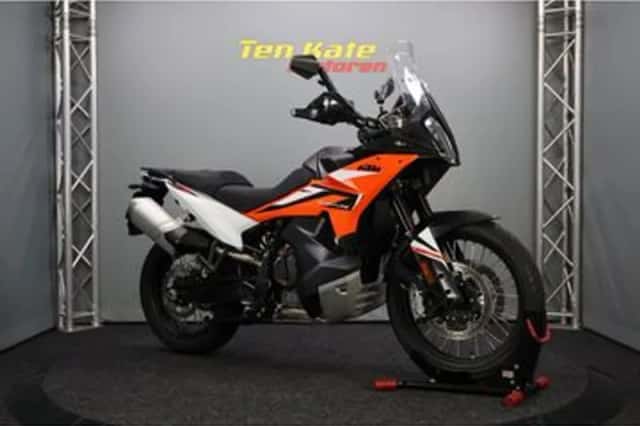 KTM 890 Adventure (2025) thumbnail 2