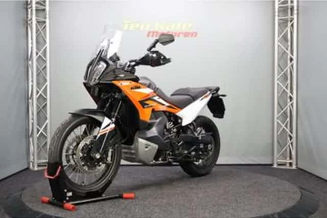 KTM 890 Adventure (2025) thumbnail 4