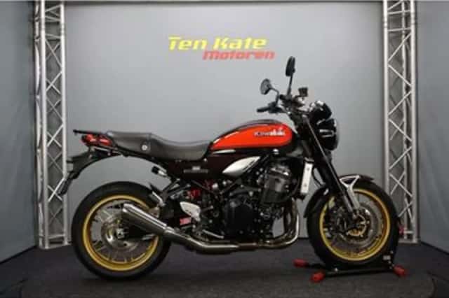 Kawasaki Z900RS (2022) thumbnail 1