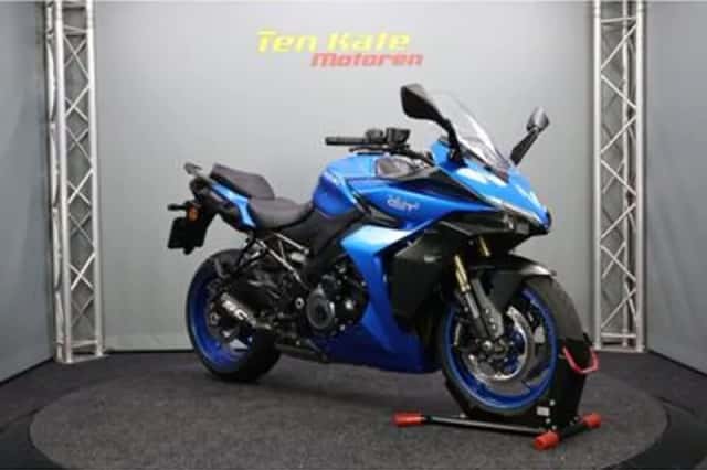 Suzuki GSX-S1000GT (2023) thumbnail 2