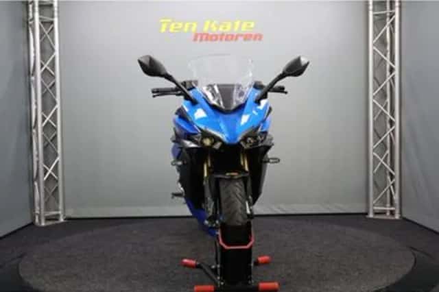 Suzuki GSX-S1000GT (2023) thumbnail 3