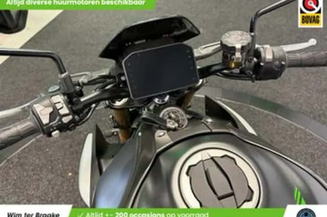 Kawasaki Z900 SE Performance (2026) thumbnail 2
