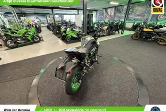 Kawasaki Z900 SE Performance (2026) thumbnail 3
