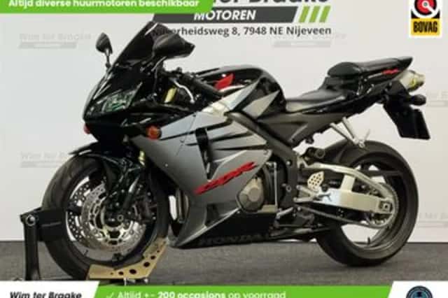 Honda CBR 600 RR (2007) thumbnail 1