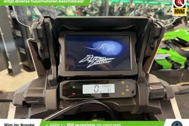 Honda Africa Twin (2021) thumbnail 2