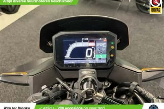 Honda Hornet 750 (2023) thumbnail 2