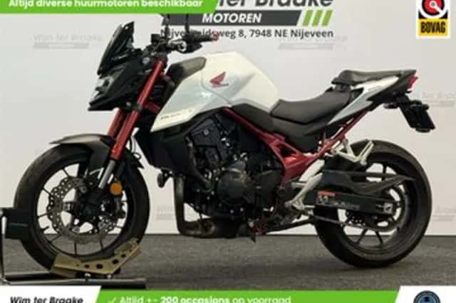 Honda CB 750 Hornet (2023) thumbnail 1