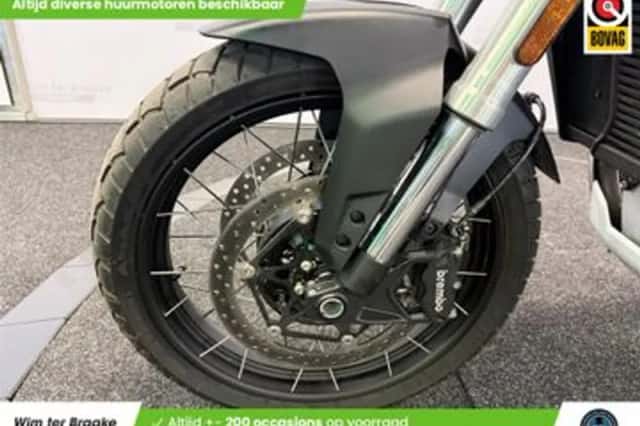 Moto Guzzi Stelvio 1000 (2025) thumbnail 5