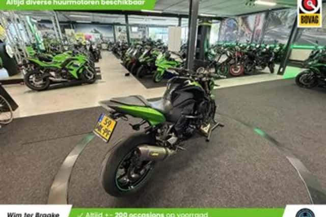 Kawasaki Z 750R (2011) thumbnail 3