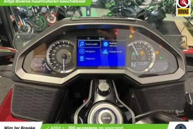 Honda GL 1800 GOLDWING DELUXE (2018) thumbnail 2