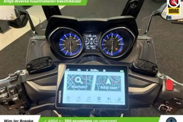 Yamaha Tmax 560 Tech MAX (2021) thumbnail 2