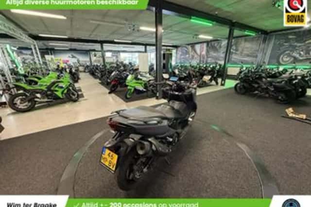 Yamaha Tmax 560 Tech MAX (2021) thumbnail 3