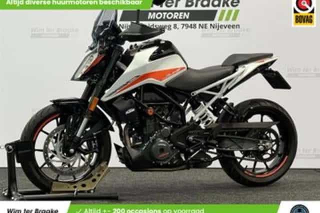 KTM 390 Duke (2022) thumbnail 1