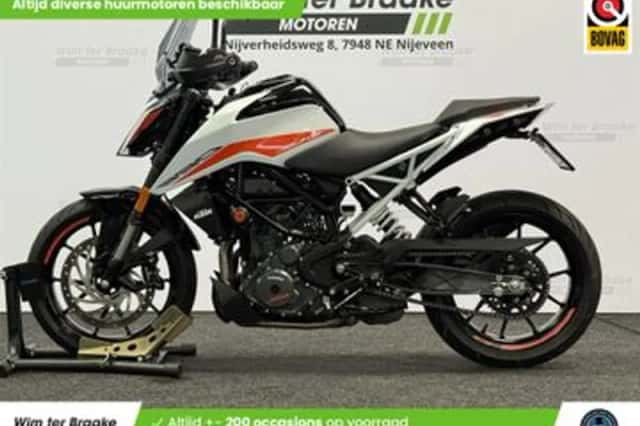 KTM 390 Duke (2022) thumbnail 4