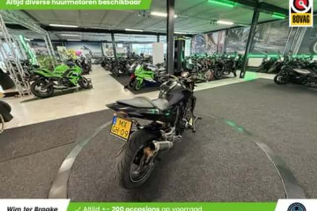 Kawasaki Z1000 (2004) thumbnail 3