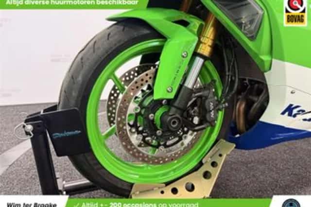 Kawasaki ZX-6R (2024) thumbnail 5