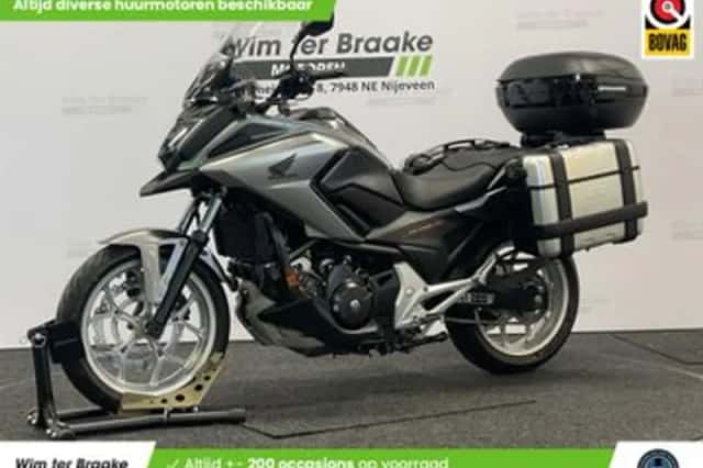 Honda NC750X (2016) thumbnail 1