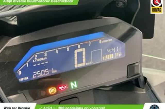 Honda NC750X (2016) thumbnail 2