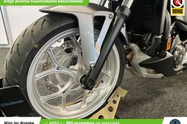 Honda NC750X (2016) thumbnail 4
