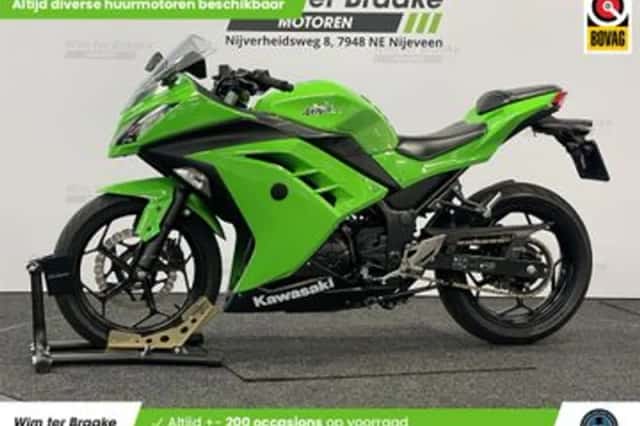 Kawasaki Ninja 300 (2015) thumbnail 1