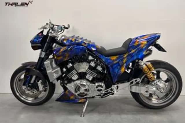 Yamaha VMX 1200 V-MAX (1989) thumbnail 2